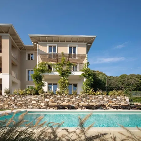 Апартаменты La Mascarana Леза